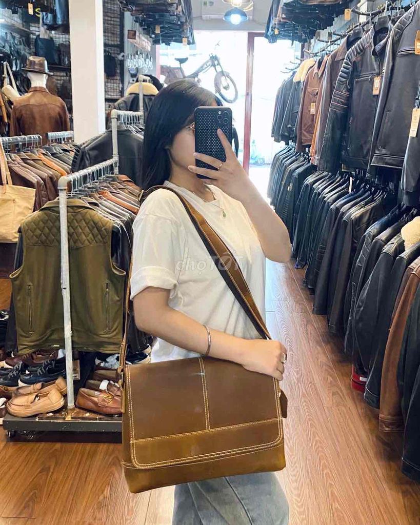 Túi đeo chéo da sáp phong cách lịch sự, sang trọng. Mua bán Túi xách tại Huyện Kiến Thuỵ Hải Phòng được đăng bởi  Nguyễn Minh Châu hình 1