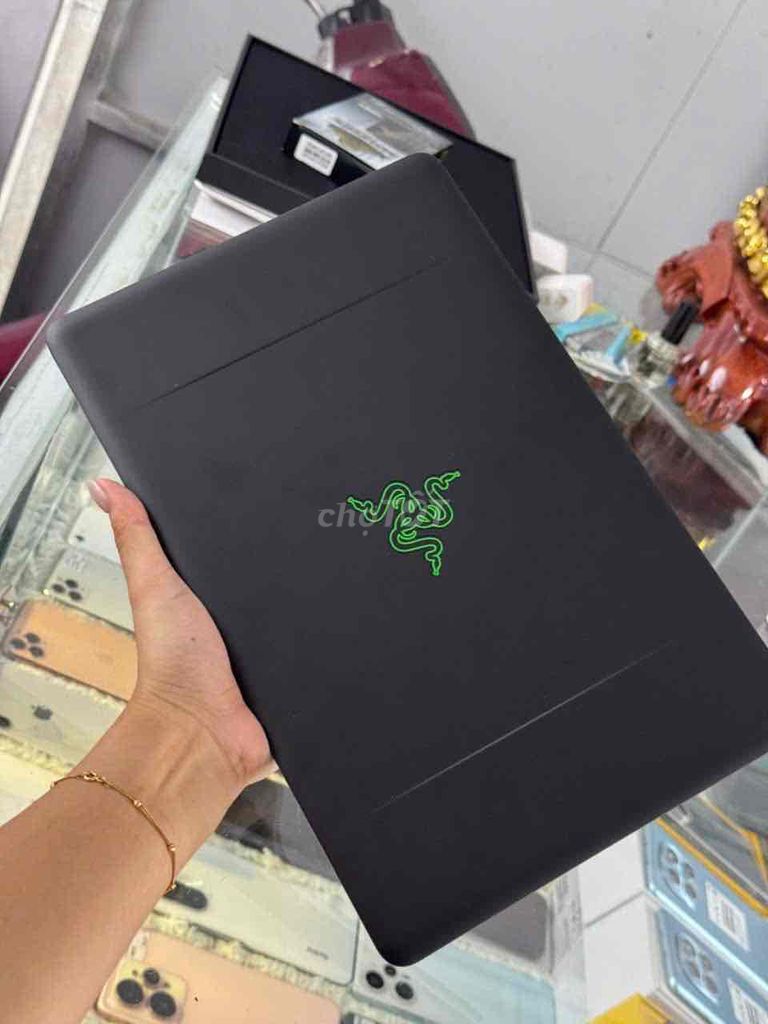 Razer Blade Stealth i5-6200U 12.5 inch 4GB/128GB. Mua bán Laptop tại Quận Ninh Kiều Cần Thơ được đăng bởi NP Store hình 1