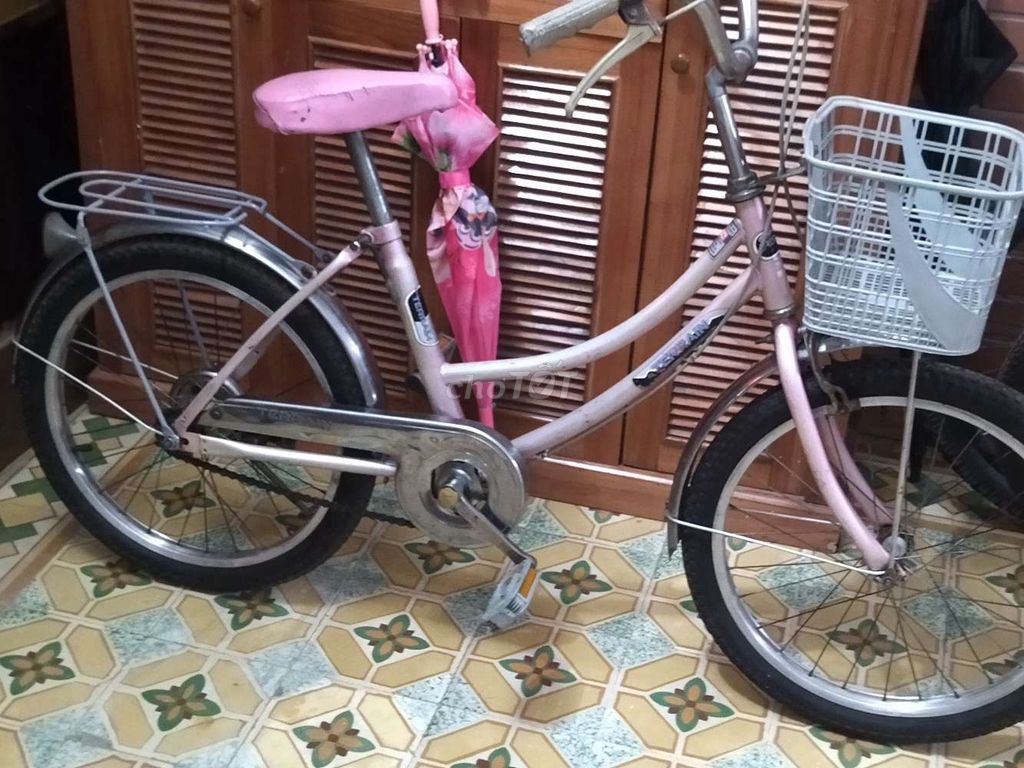 Xe 20inch nguyên bản ko hỏng gì rất chắc chắn,. Mua bán Xe đạp tại Quận Hà Đông Hà Nội được đăng bởi Anh Tiến hình 1