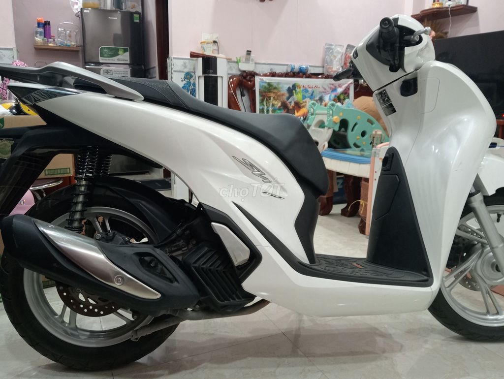 Honda SH Trắng 150i, đời 2020 ABS - 8000 km. Mua bán Xe máy tại Thành phố Thủ Đức Tp Hồ Chí Minh được đăng bởi Tùng Nguyễn hình 4