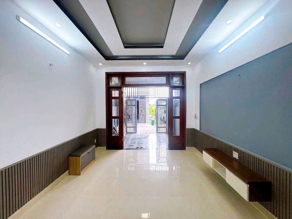 Cho thuê nhà ngay cao đẳng điện lực 2 lầu 4pn 11tr