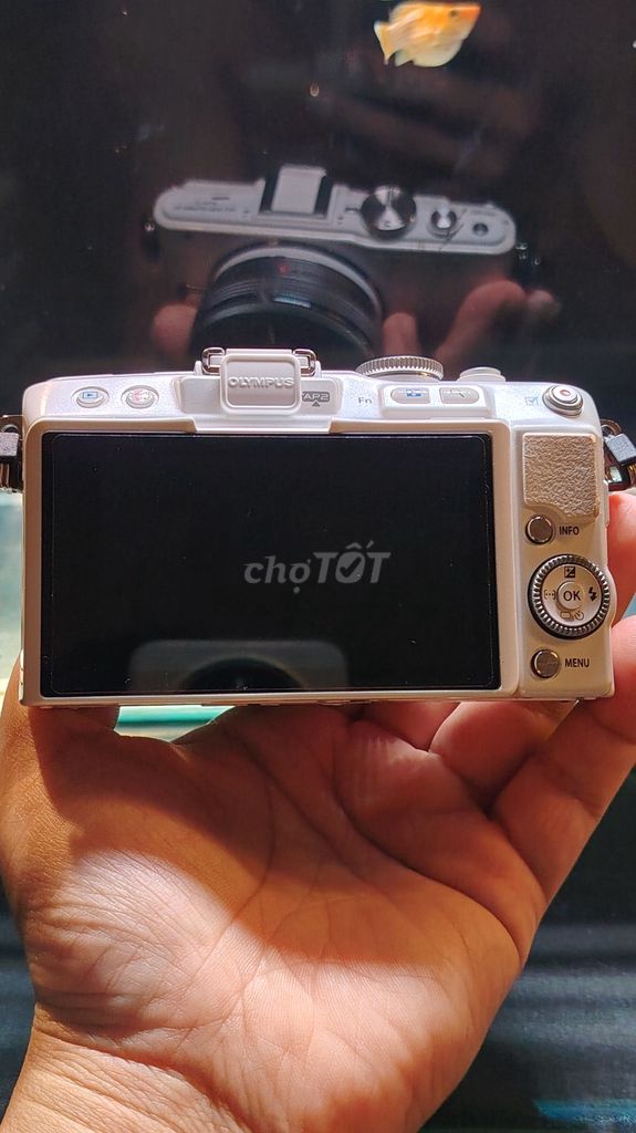 Olympus PEN E-PL6 Trắng kèm kit 14-42 bạc. Mua bán Máy ảnh, Máy quay tại Quận Tân Phú Tp Hồ Chí Minh được đăng bởi tuấn phong hình 1