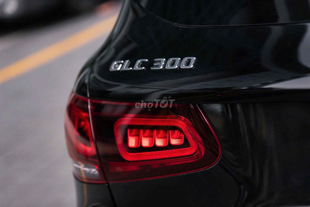 Mercedes Benz GLC300 4matic 2021 Đen // Kem. Mua bán Ô tô tại Quận 7 Tp Hồ Chí Minh được đăng bởi Nguyễn Lê Trung hình 16