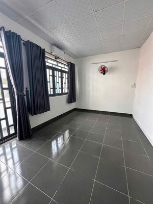 PASS PHÒNG 2P RA CẦU NGUYỄN VĂN CỪ
