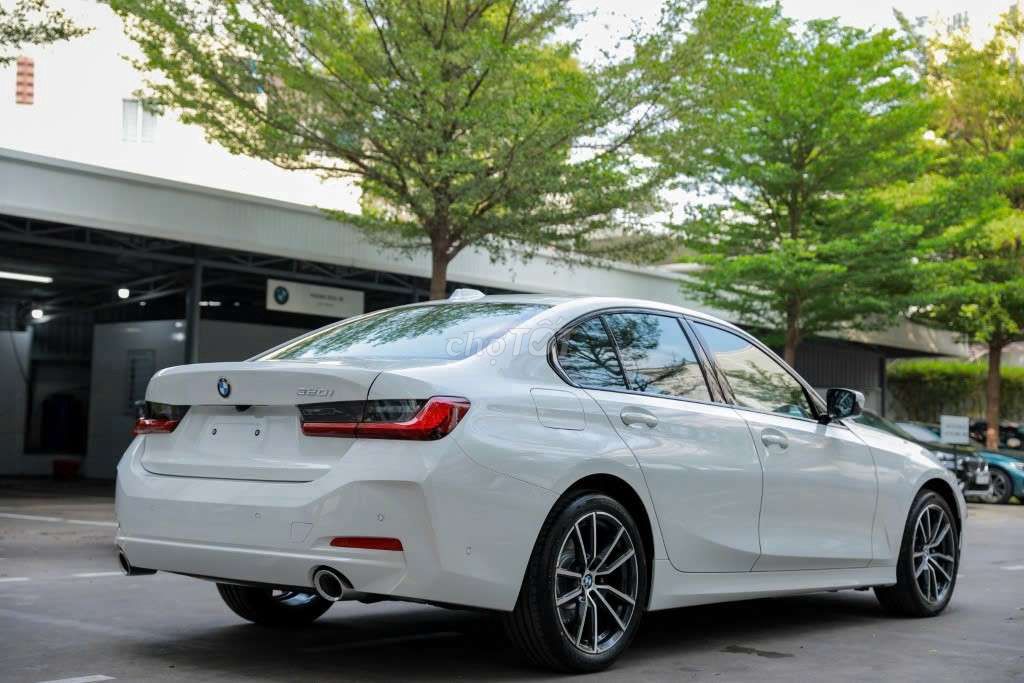 BMW 320i Sport Line Lci 2025 Trắng. Mua bán Ô tô tại Quận Thanh Xuân Hà Nội được đăng bởi Tuyết Trần hình 4