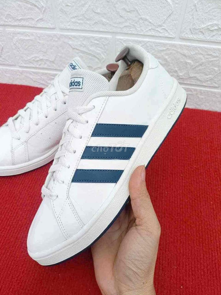 giày adidas chính hãng