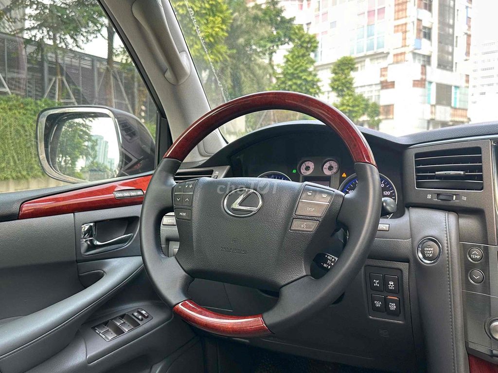 Lexus LX570 model 2015 siêu chất giá rẻ. Mua bán Ô tô tại Quận Cầu Giấy Hà Nội được đăng bởi Cao Quý hình 10