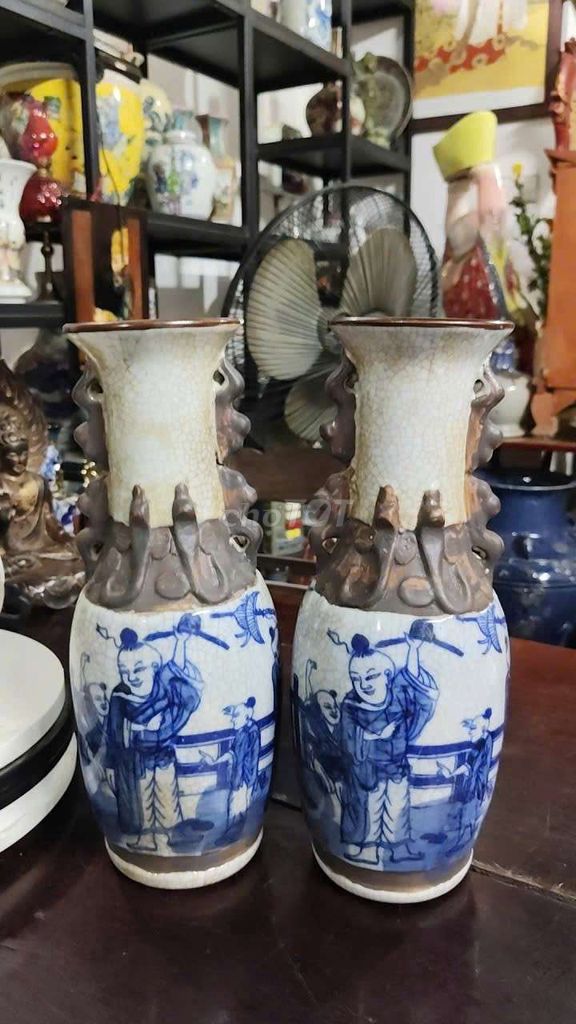 Lọ hoa gốm sứ cổ điển xanh trắng họa tiết. Mua bán Đồ sưu tầm, đồ cổ tại Huyện Gia Lâm Hà Nội được đăng bởi Mr Gia Huy hình 1