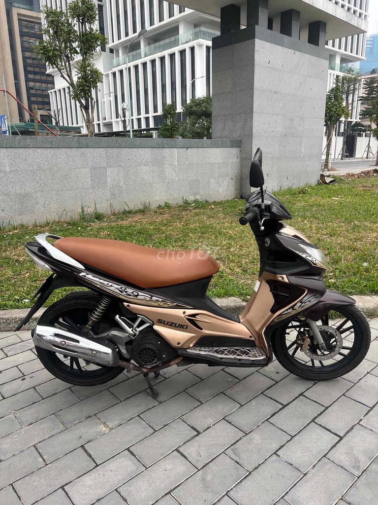 Мопед Suzuki Hayate, коричневый и золотой