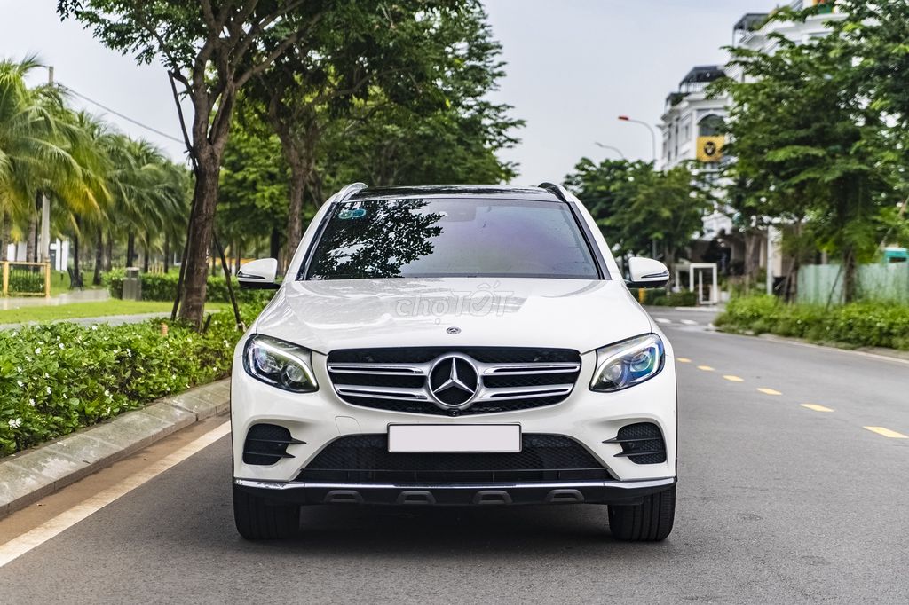 Mercedes Benz GLC300 2019 - trả trước 420tr