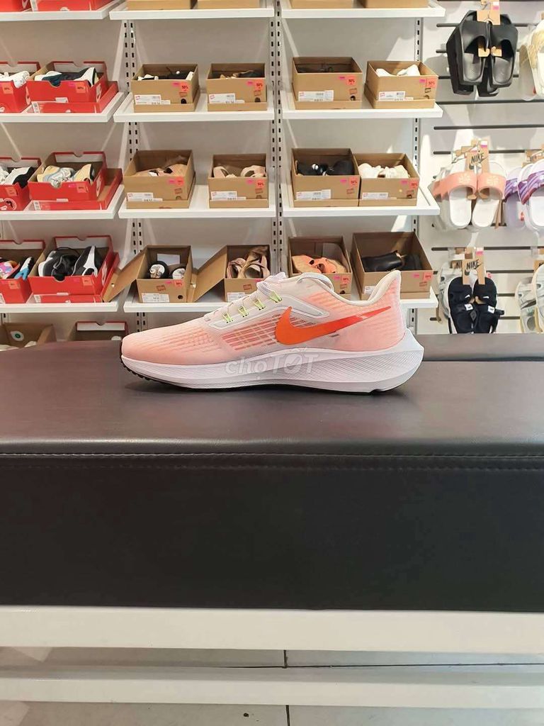 THANH LÝ GIÀY CHẠY BỘ NIKE CHƯA QUA SỬ DỤNG