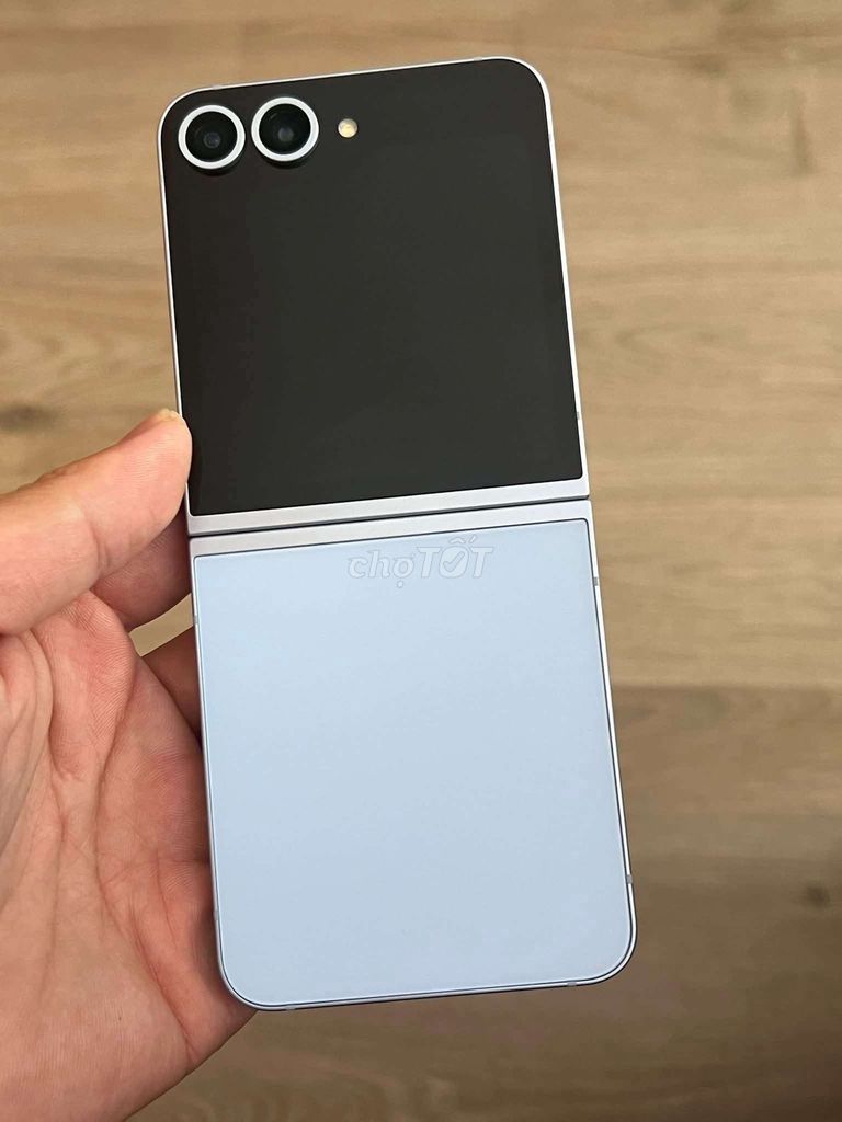Samsung Galaxy Z Flip 6 Xám. Mua bán Điện thoại tại Quận Hà Đông Hà Nội được đăng bởi Long voi hình 1