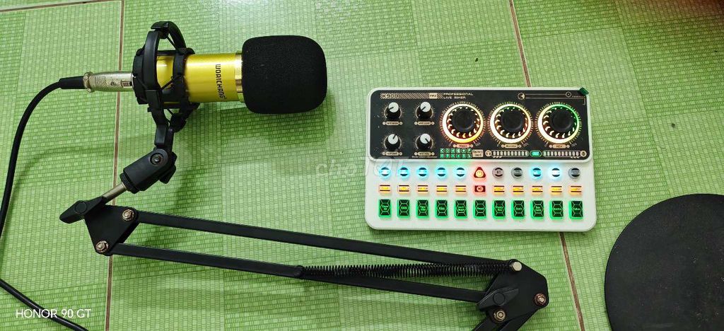 Sound card K900 Trắng Thu âm livestream karaoke. Mua bán Tivi, Âm thanh tại Huyện Vụ Bản Nam Định được đăng bởi Mặt Nhăn TV hình 1