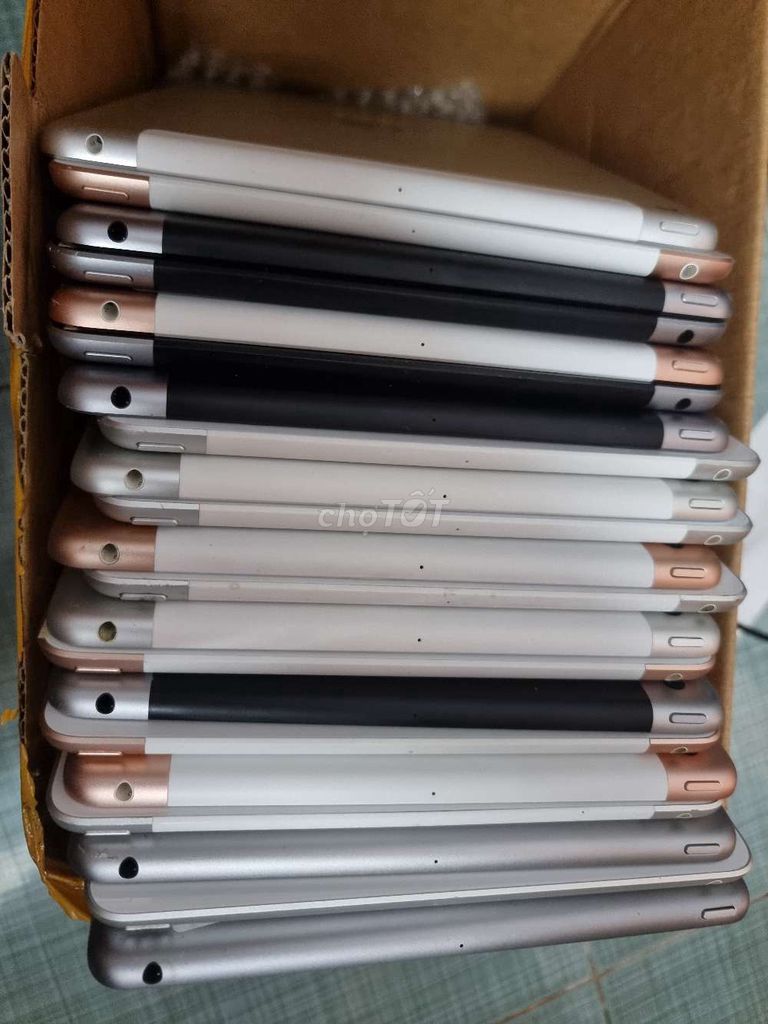 Apple iPad Gen 6 32GB Xám. Mua bán Máy tính bảng tại Quận Liên Chiểu Đà Nẵng được đăng bởi Bảo Lâm hình 1