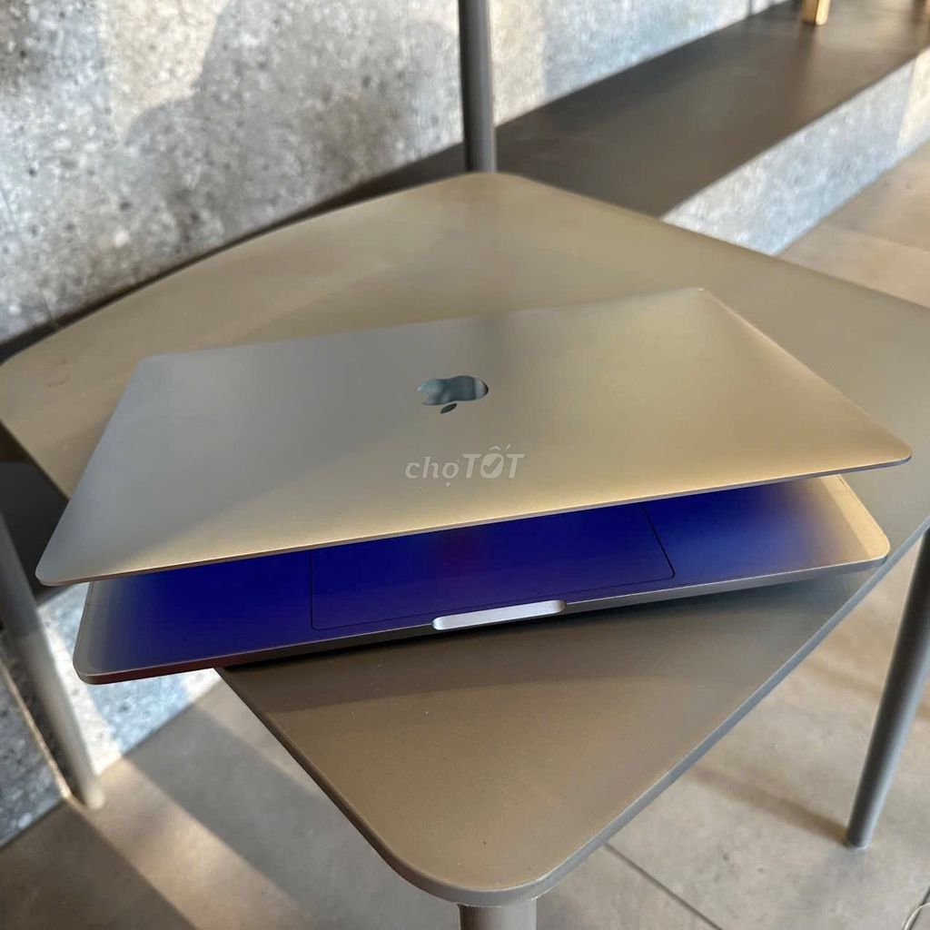 Apple MacBook Pro 2018 i5 13 inch 8GB/256GB Xám. Mua bán Laptop tại Quận 5 Tp Hồ Chí Minh được đăng bởi Hội Đồ Điện Tử hình 1