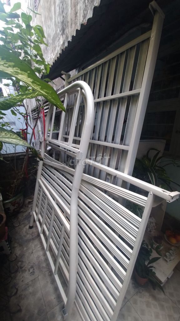 Giường tầng Sắt sơn tĩnh điện Trắng đã sử dụng. Mua bán Giường, chăn ga gối nệm tại Quận 5 Tp Hồ Chí Minh được đăng bởi Khang hình 1
