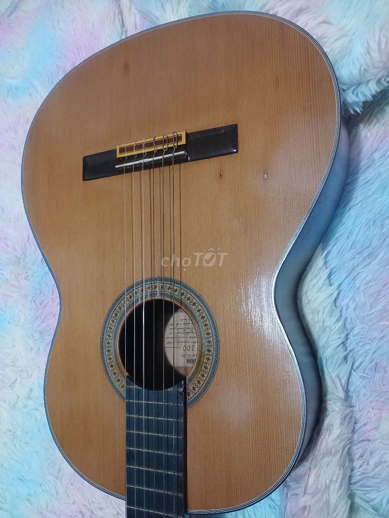 Thanh lý 2,5tr guitar Yamaha C200. Mua bán Nhạc cụ tại Thành phố Thủ Dầu Một Bình Dương được đăng bởi Trần Anh hình 1