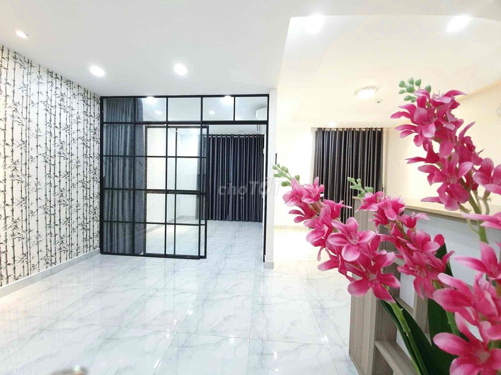 cho thuê Garden Gate nhà y hình gần sân bay 2PN 2WC giá 15.5triệu