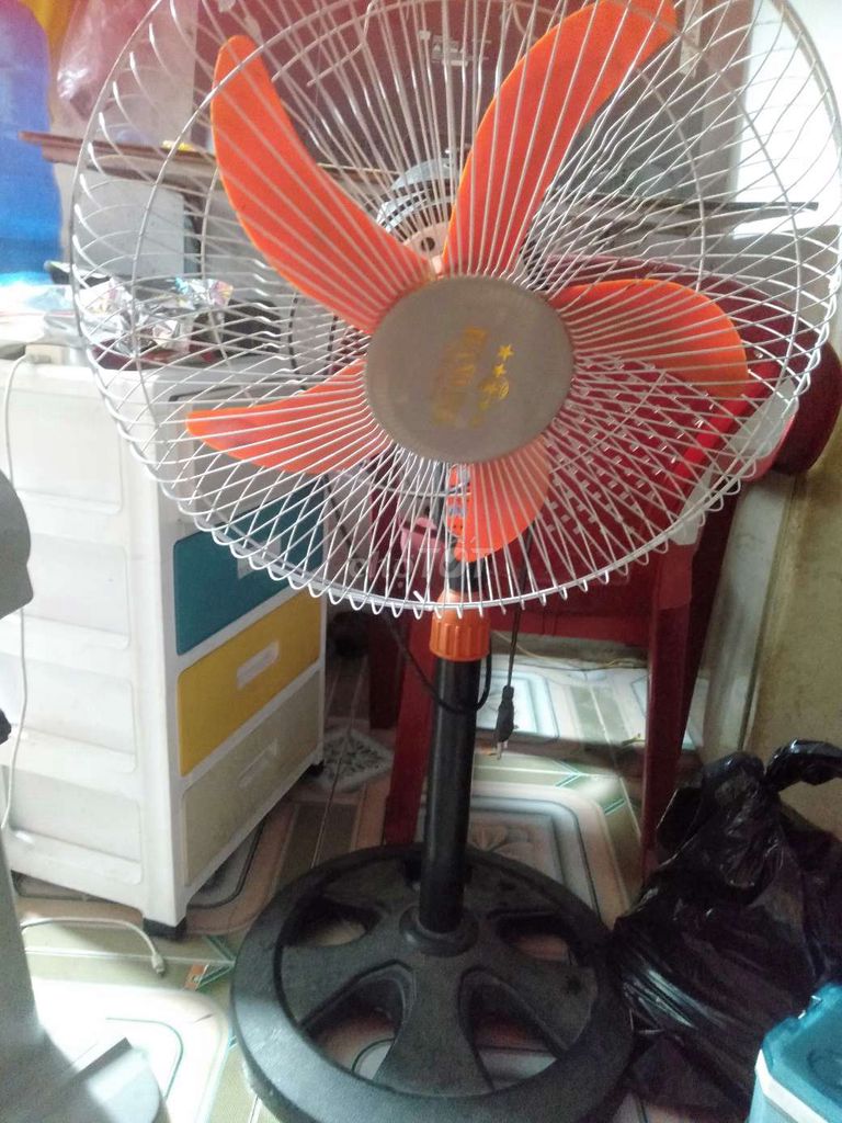 Quạt đứng Hoya Cam, đen, bạc. Mua bán Quạt tại Huyện Đức Hòa Long An được đăng bởi Tuan hình 1