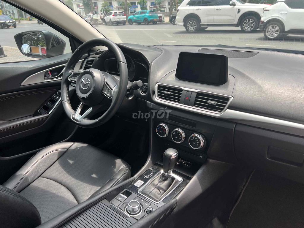 Mazda 3 2018 1.5 AT 6 vạn zin xuất sắc 100%. Mua bán Ô tô tại Quận Hai Bà Trưng Hà Nội được đăng bởi Hải Trần hình 11