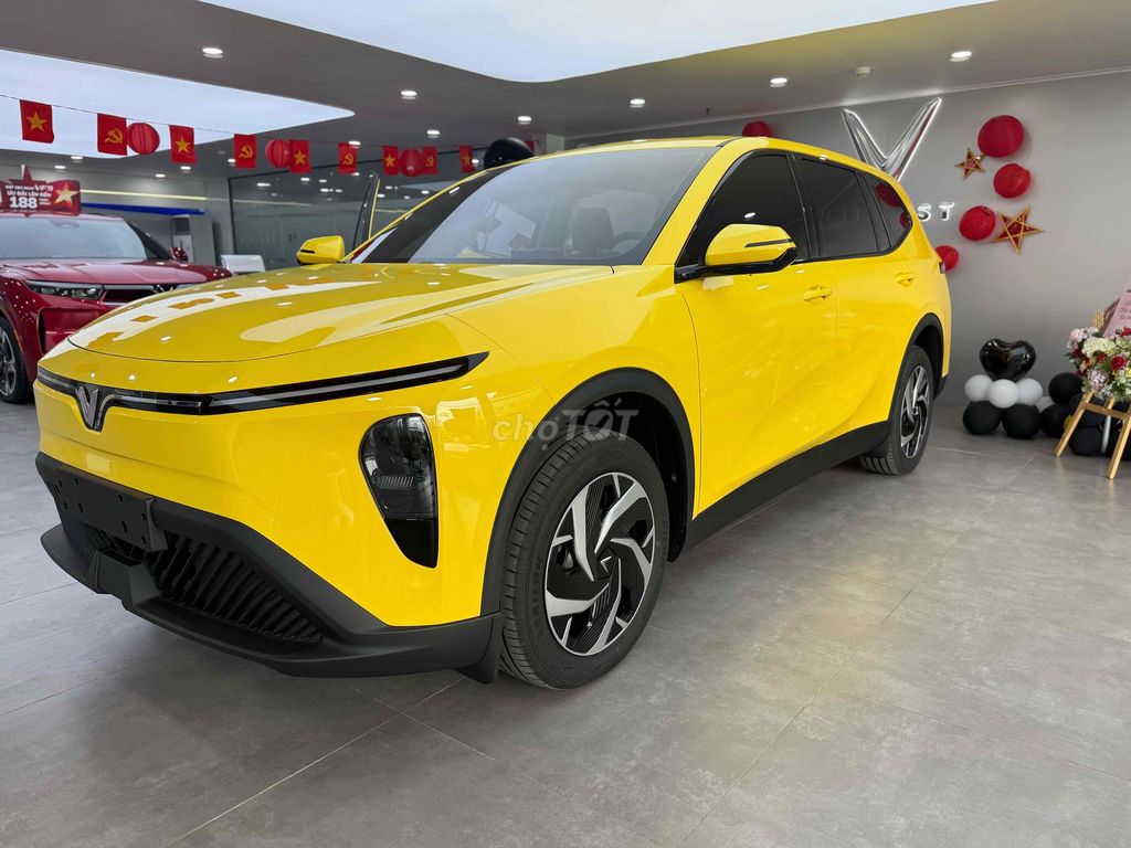 LIMO SẲN XE VÀNG+ĐỎ+BẠC+ĐEN GIAO LIỀN. Mua bán Ô tô tại Quận Bình Thạnh Tp Hồ Chí Minh được đăng bởi Kỳ hình 4