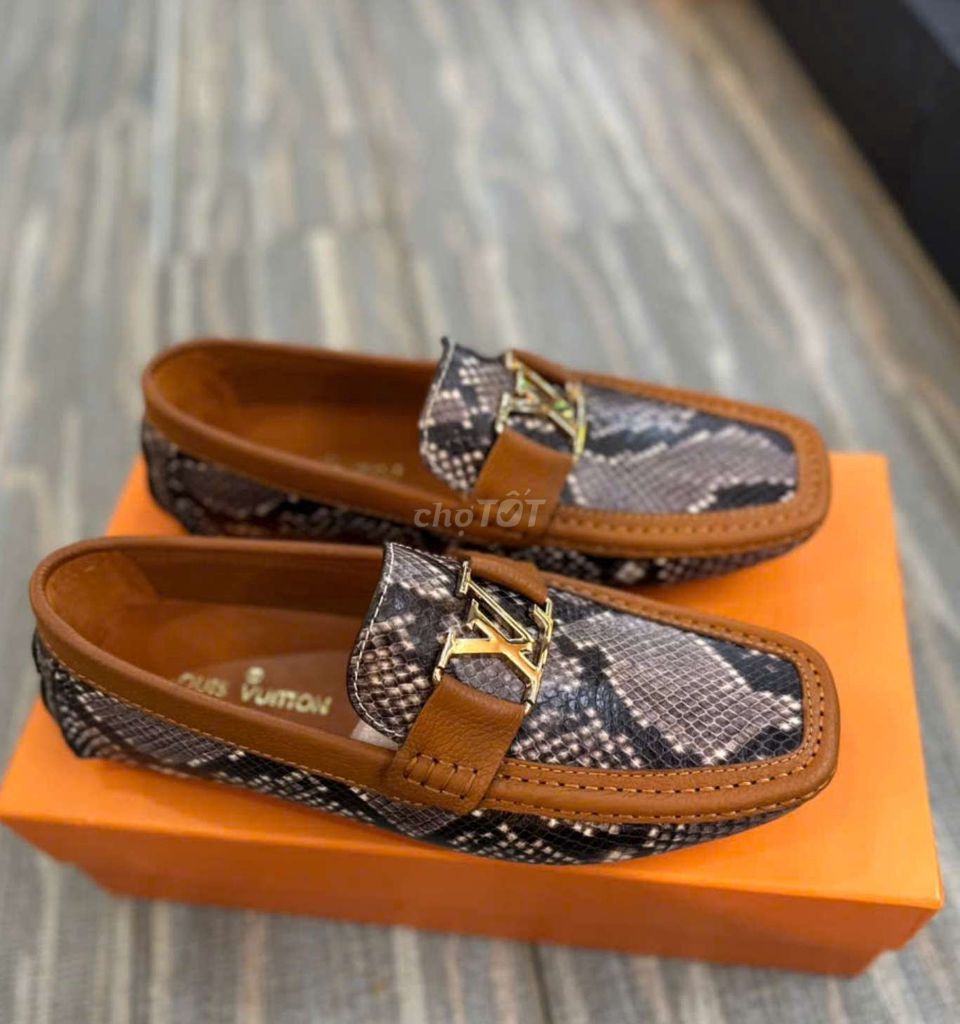 Giầy LV đỉnh cao .. Mua bán Giày dép tại Quận Gò Vấp Tp Hồ Chí Minh được đăng bởi Anh Ba  Hàng hiệu tuyển Chuyên bán Online uy tín hình 2