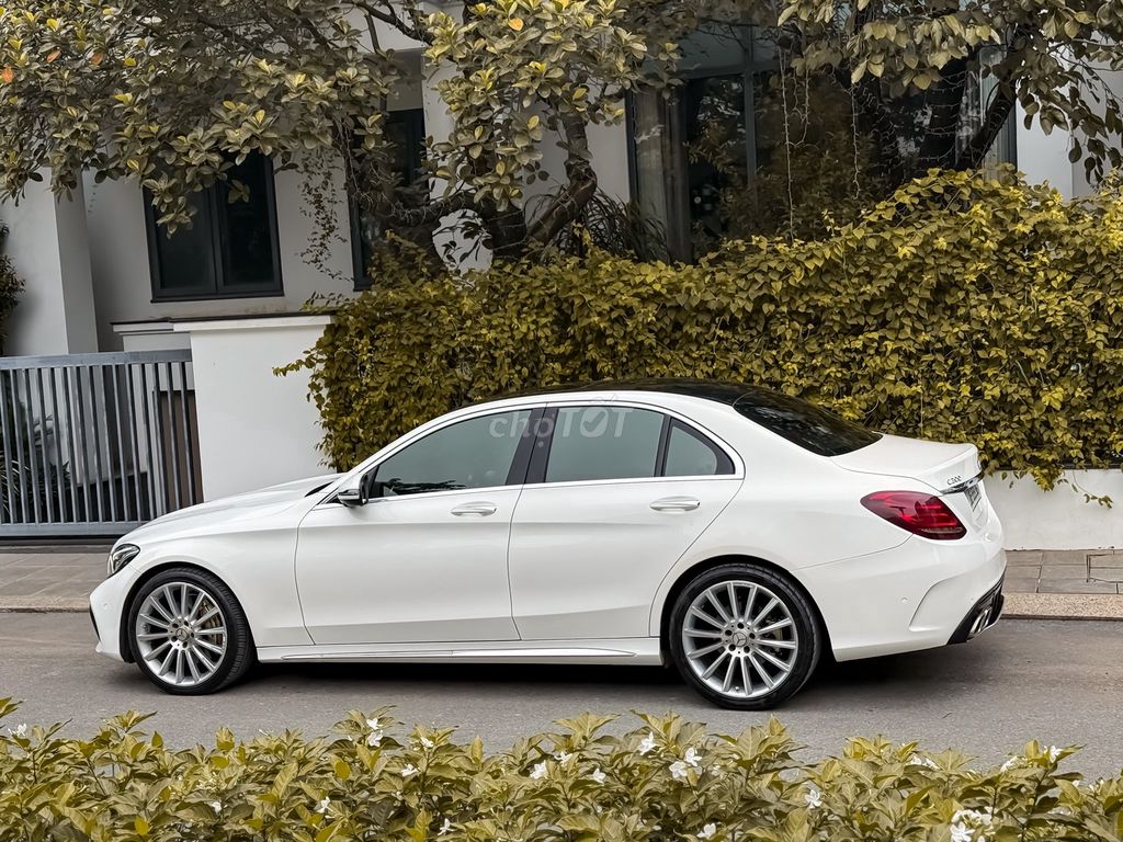 MERCEDES BENZ C300 AMG 2016 Độ Full Option Cực Đẹp. Mua bán Ô tô tại Quận Tây Hồ Hà Nội được đăng bởi Nguyễn Hoàng Sơn hình 7