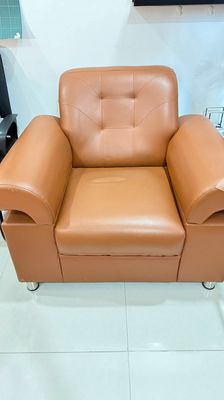 Cần thanh lý toàn bộ bộ sofa &  bàn kính. Mua bán Bàn ghế tại Quận 4 Tp Hồ Chí Minh được đăng bởi Hoàng Anh