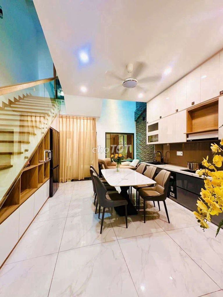 Nhà 3 tầng trung tâm hoà xuân, gần nguyễn phước lan