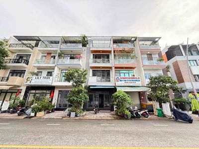 Аренда · 4 комн. · 85 м² · Quận 7, ул. Đường Đào Trí