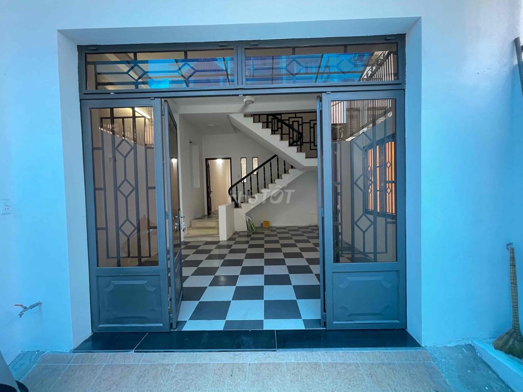 BÁN NHÀ MẶT TIỀN đừơng Đồng Nai , Q Tân Bình , Tp HCM