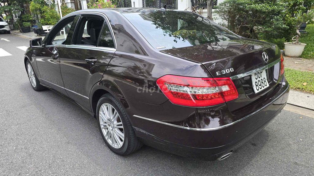 Mercedes Benz E Class 2010 - 63376 km. Mua bán Ô tô tại Quận Tân Bình Tp Hồ Chí Minh được đăng bởi Võ Thị Huyền Trâm hình 3