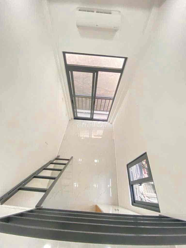 🏡 Первый этаж и антресоль - отдельный красный слот - рядом с Академией кадров