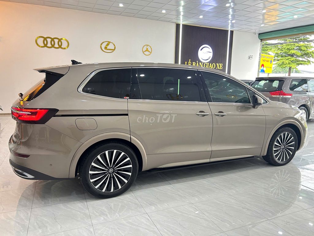 Viloran Luxury 2024, Đi 13.500km Zin 100% Như Mới. Mua bán Ô tô tại Quận 1 Tp Hồ Chí Minh được đăng bởi Tuấn Ô Tô Cũ Sài Gòn hình 5