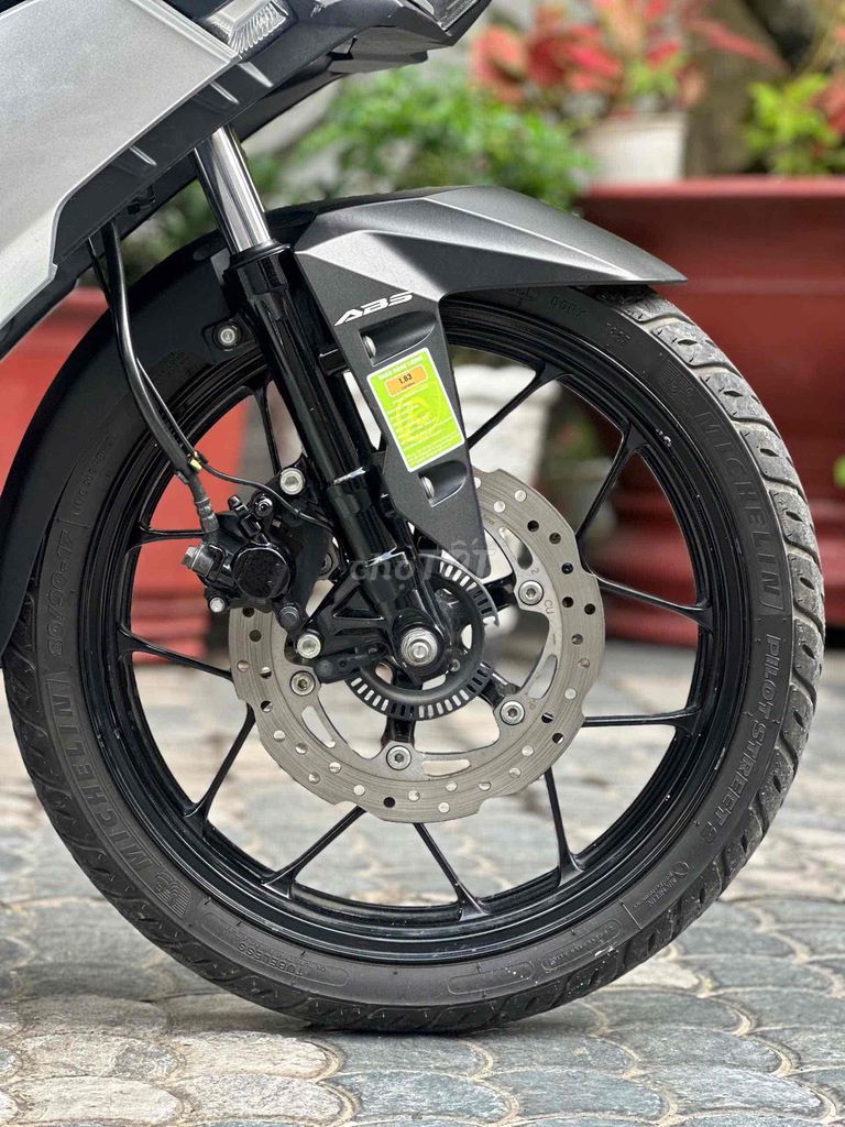 Bán Winner V2 đời 2022 thắng ABS. Mua bán Xe máy tại Quận 10 Tp Hồ Chí Minh được đăng bởi Võ Thị Cẩm Quyên hình 4