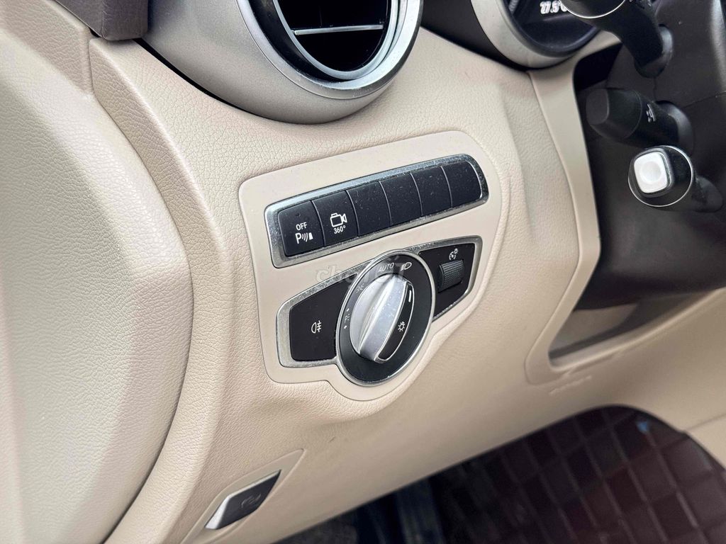 GLC300 4Matic Trắng Kem 8v7 Km (Bao Check). Mua bán Ô tô tại Quận Bình Tân Tp Hồ Chí Minh được đăng bởi Huỳnh Thiên Bảo hình 13