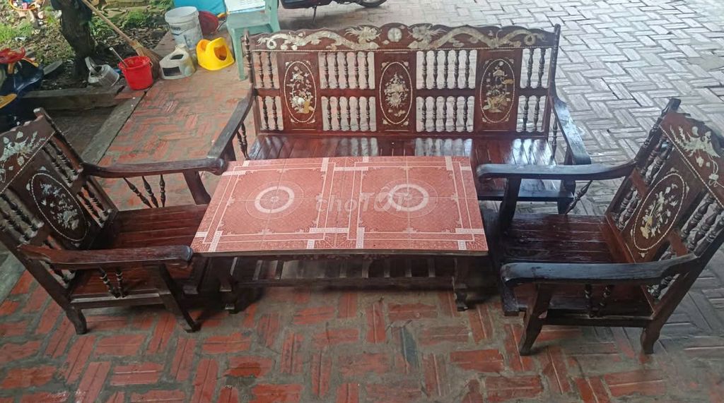 Bàn ghế phòng khách Gỗ lim Cổ điển Nâu cũ. Mua bán Bàn ghế tại Huyện Lục Ngạn Bắc Giang được đăng bởi Phan Ngoc hình 1