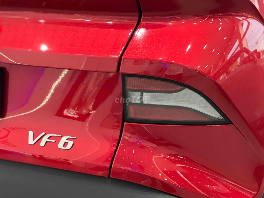 VF6 Plus Đỏ mới 100%, xe sẳn giao ngay. Mua bán Ô tô tại Quận 12 Tp Hồ Chí Minh được đăng bởi VinFast An Sương Quốc Lộ 1A hình 12