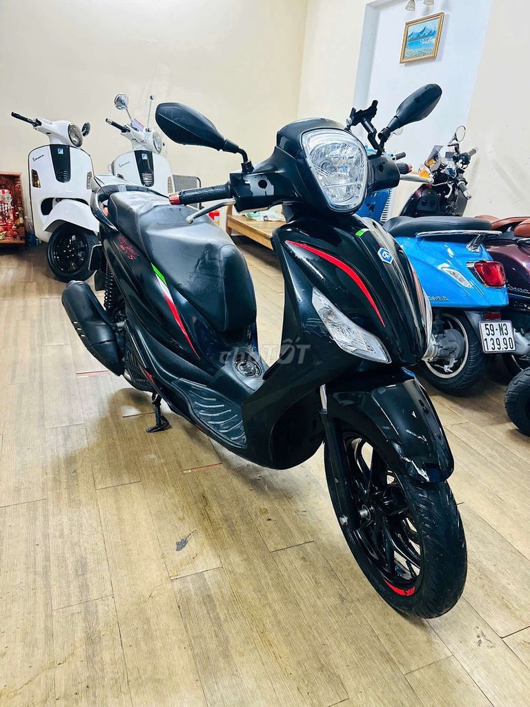 Piaggio Medley 125cc Đen. Mua bán Xe máy tại Quận 8 Tp Hồ Chí Minh được đăng bởi Nguyễn minh Kính  hình 2
