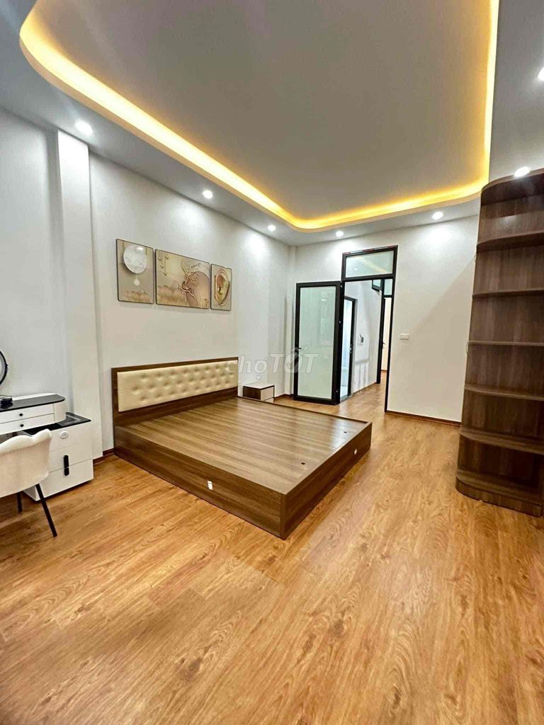 Nhà phố Tân Mai, Hoàng Mai, ngõ thông kinh doanh, 42m2 chỉ 6.65 tỷ