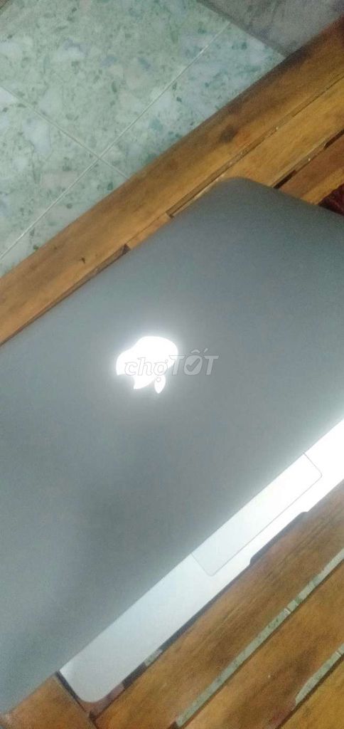 Apple MacBook Air 2015 Core i5 8GB/256GB. Mua bán Laptop tại Quận 7 Tp Hồ Chí Minh được đăng bởi Thiên trung Sơn hình 1