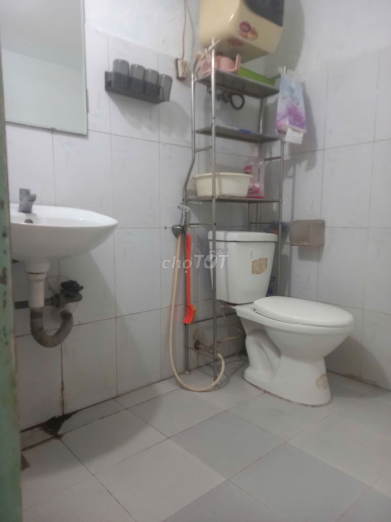 Общая площадь номера в отеле Nhat Tan 35 м2, цена 3 т, цена электричества и воды