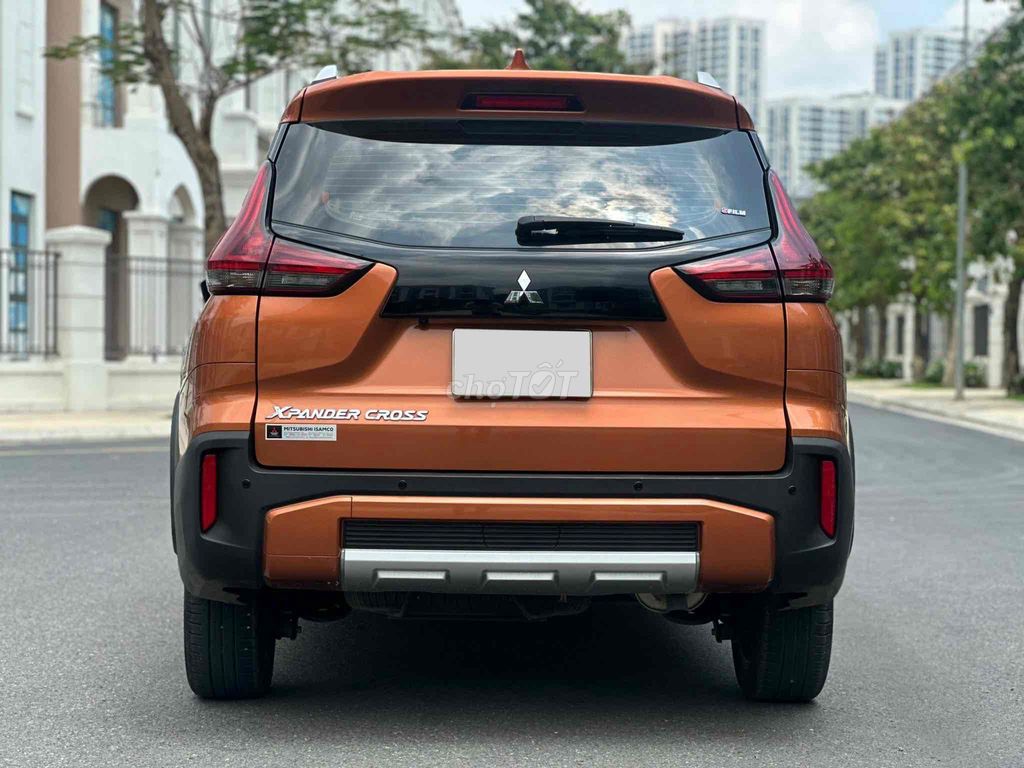 Mitsubishi Xpander Cross 2021 7 chỗ số tự động màu