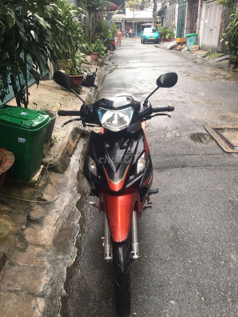 Suzuki Axelo Đỏ đen. Mua bán Xe máy tại Quận Gò Vấp Tp Hồ Chí Minh được đăng bởi Trần Nhật Minh hình 2