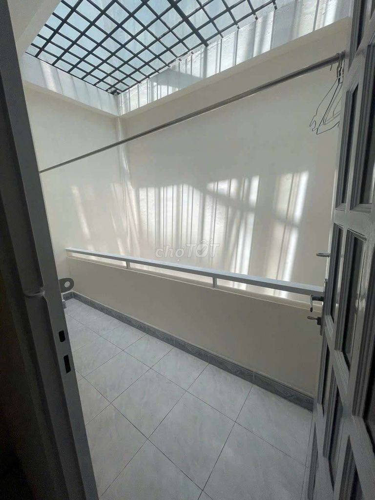 Rent · 2 bd · 100 м² · Quận Phú Nhuận, ул. Đường Hồ Văn Huê