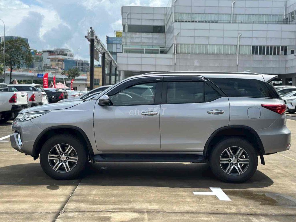 Toyota Fortuner 2020 2.4G 4x2 AT - Dầu tự động. Mua bán Ô tô tại Quận Bình Thạnh Tp Hồ Chí Minh được đăng bởi phuongneo hình 4