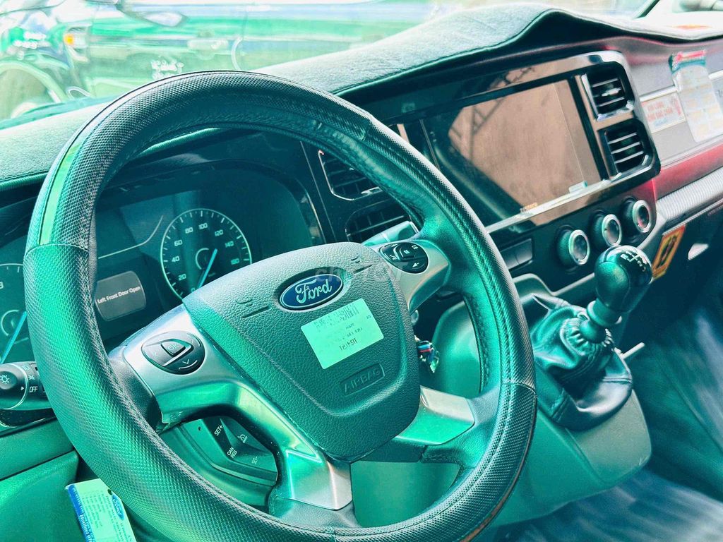 Ford Transit 2023. 1 chủ từ đầu. Sơn zin 95%. Mua bán Ô tô tại Thành phố Long Xuyên An Giang được đăng bởi Luân Ford hình 4