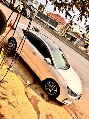 Hyundai Elantra 2019 2.0AT - 81000 km