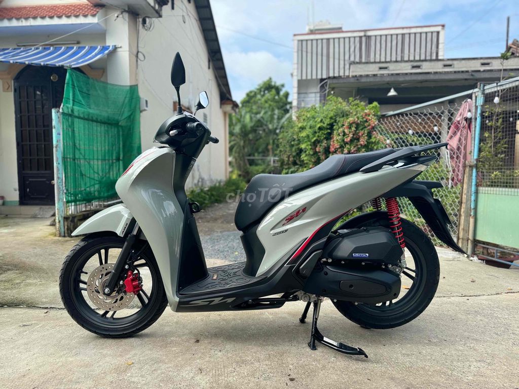 SH 160 ABS Xám Xi Măng Thể Thao 2024