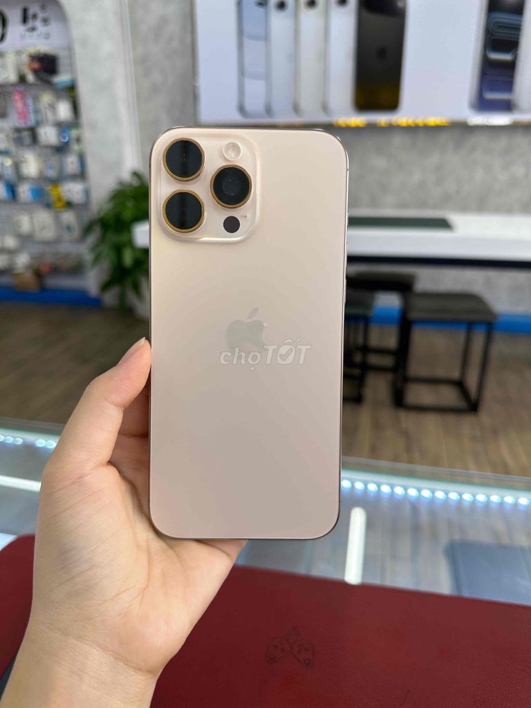 iPhone 16 Pro Max 256GB Vàng VN/A. Mua bán Điện thoại tại Thành phố Thủ Dầu Một Bình Dương được đăng bởi Phong Le hình 1